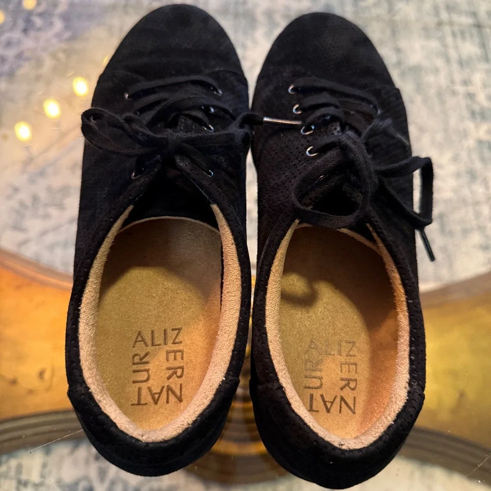 Naturalizer Womens Black Perforated Suede Lace Up Sneakers Flats Size 8.5 M